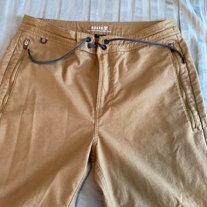 Roark Revival layover pants/travel pant